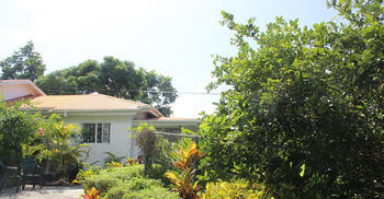 Smithys Garden Cottage St. George's Экстерьер фото